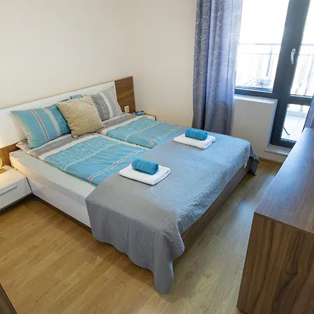 The Captain Be My Guests! By Rv * 바르나