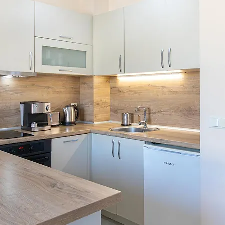 The Captain Be My Guests! By Rv * 바르나