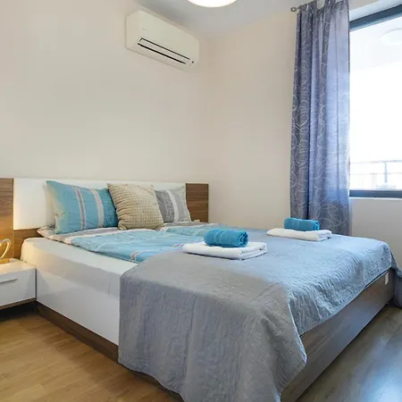 The Captain Be My Guests! By Rv Apartmán Varna