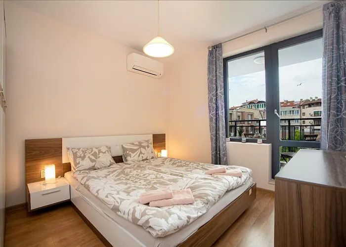 The Captain Be My Guests! By Rv Apartman