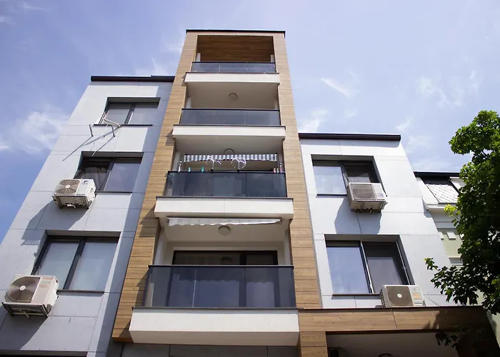 The Captain Be My Guests! By Rv Apartman *