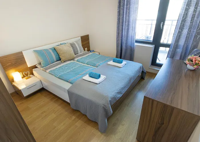 The Captain Be My Guests! By Rv * Várna