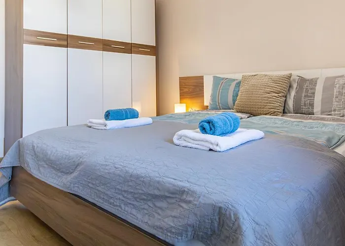 The Captain Be My Guests! By Rv Apartman *