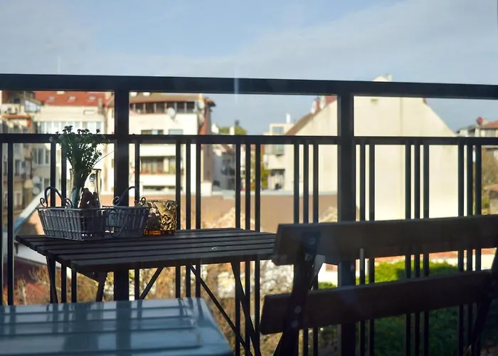 The Captain Be My Guests! By Rv فارنا